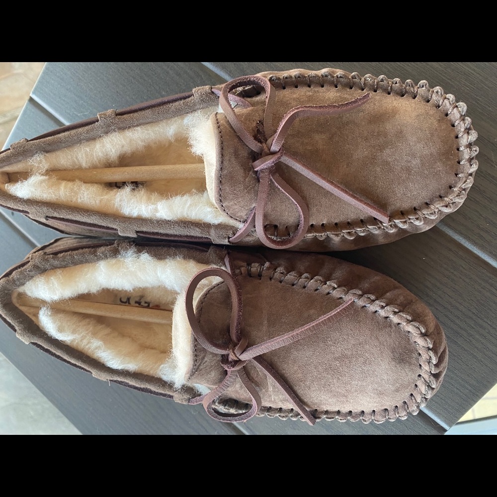 UGG Ascot women size 5